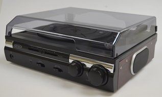 Jensen JTA-230SE 3-Speed Stereo Turntable with Built-in Speakers and Speed Adjustment, Mahagony N5