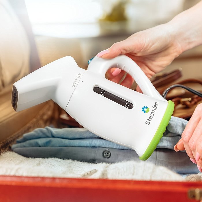 Steamfast SF-425 Travel Fabric Steamer N2