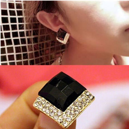 1 Pair New Fashion Women Lady Elegant Crystal Rhinestone Ear Stud Earrings W8