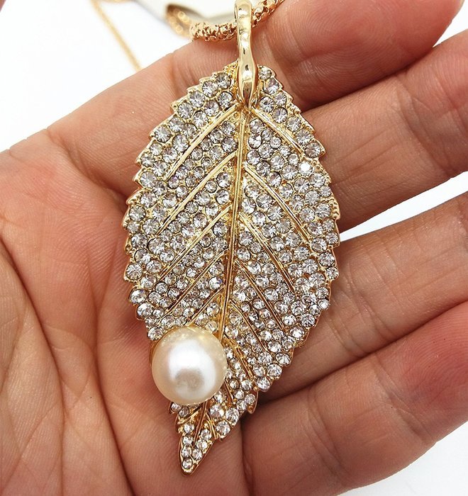 QTMY Rhinestone Leaves Pearl Fashion Statement Choker Long gold Necklace Jewelry with Pendant for Women N4
