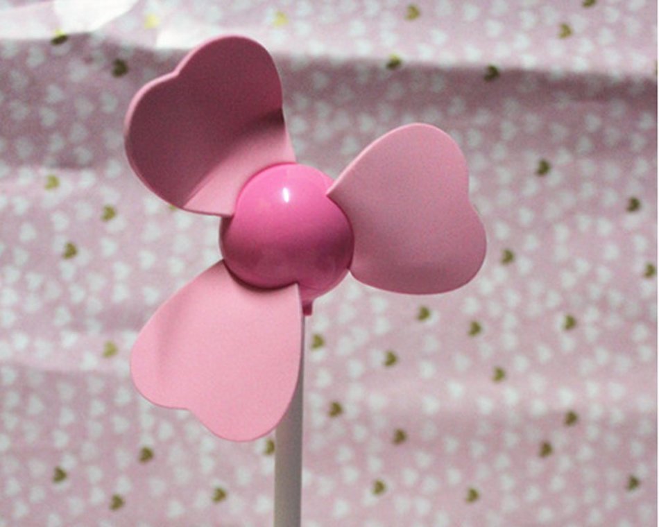Glovion Four-leaf Clover EVA Soft Blade USB Mini Desktop Fan with Phone Holder and Ac Adapter (Pink) N10