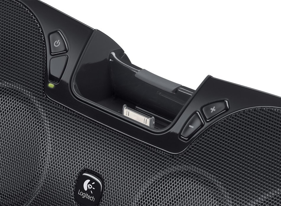 Logitech S715i Portable 30-Pin iPod/iPhone Speaker Dock (Discontinued by Manufacturer) N7