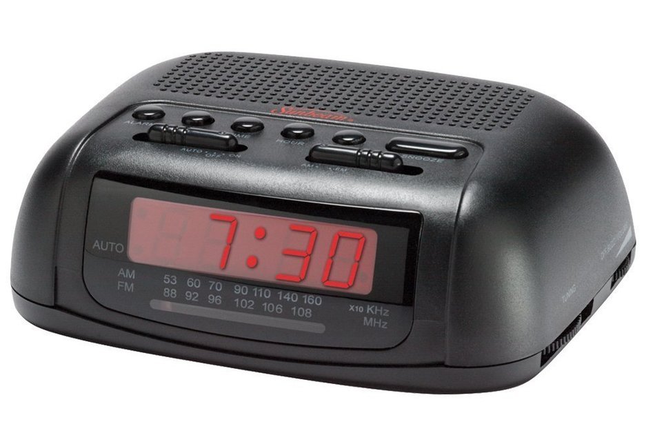 Sunbeam 89014 AM/FM Clock Radio, Black