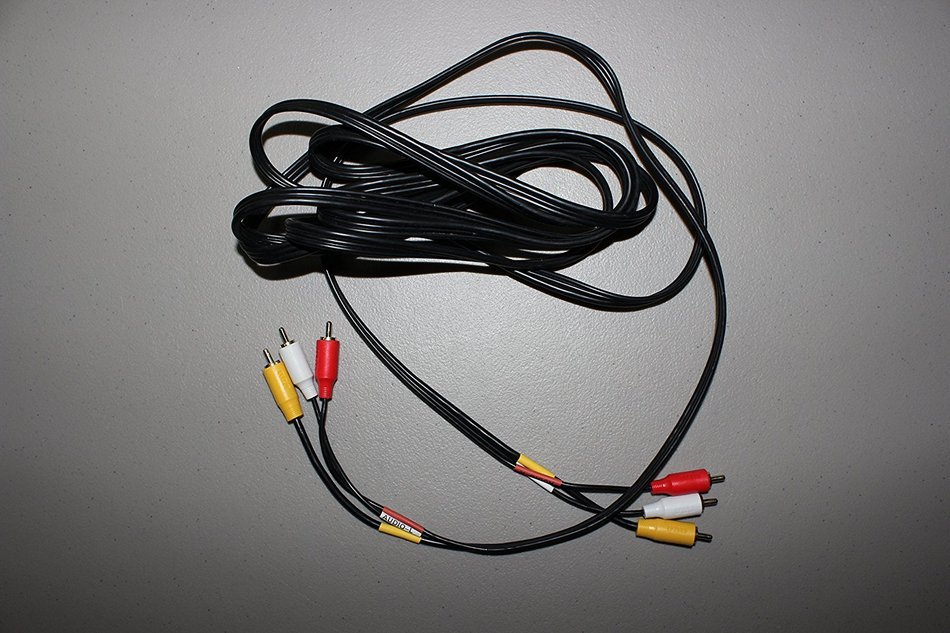 PTC 6 feet 3-RCA Composite A/V-Red/Yellow/White Cable