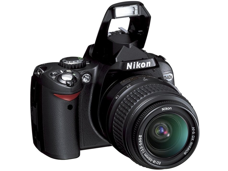 Nikon D40x 10.2MP Digital SLR Camera with 18-55mm f/3.5-5.6G ED II AF-S DX Zoom-Nikkor Lens (OLD MODEL) N6