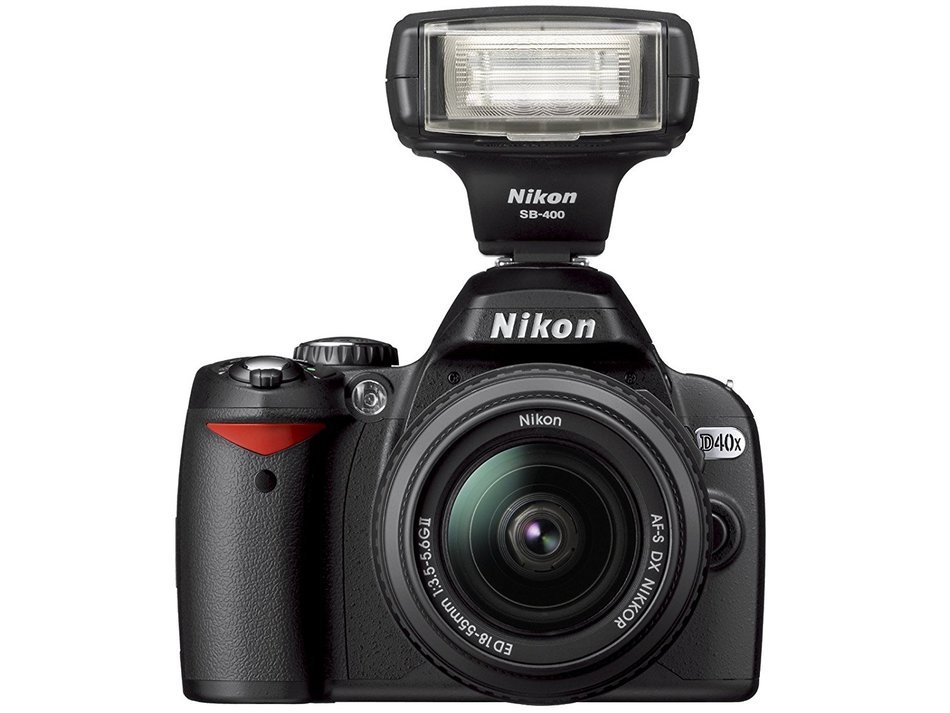 Nikon D40x 10.2MP Digital SLR Camera with 18-55mm f/3.5-5.6G ED II AF-S DX Zoom-Nikkor Lens (OLD MODEL) N8