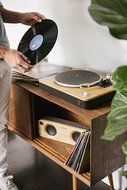 House of Marley Stir It Up Natural Bamboo Turntable with Built-in Pre-Amp (Signature Black) N8