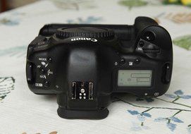 Canon EOS 1Ds Mark II 16.7MP Digital SLR Camera (Body Only) N7