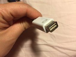 Apple Video Adapter mini-DVI (M) To VGA HD-15 M9320GA M9320G/A