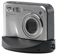 HP Photosmart R817 5MP Digital Camera with 5x Optical Zoom &amp; R-series Dock Bundle N2