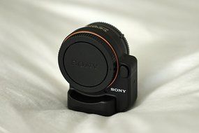 Sony Mount Adaptor with Translucent Mirror Technology | LA-EA2 N2