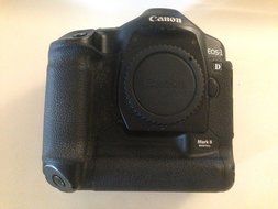 Canon EOS-1D Mark II 8.2MP Digital SLR Camera (Body Only) N6