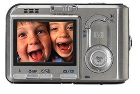 HP Photosmart R817 5MP Digital Camera with 5x Optical Zoom &amp; R-series Dock Bundle N3