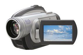 Panasonic VDR-D210 DVD Camcorder with 32x Optical Image Stabilized Zoom (Discontinued by Manufacturer) N2