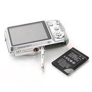 Amkov 800-OE 2.7 Inch LCD 15.0MP Digital Camera Silver N4