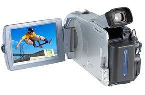 Sony DCRTRV38 MiniDV 1Megapixel Camcorder with 3.5" LCD (Discontinued by Manufacturer) N2
