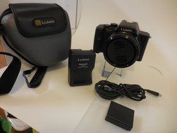Panasonic LUMIX DMC-FZ20 5 Megapixel Digital Camera ( Silver ) N6