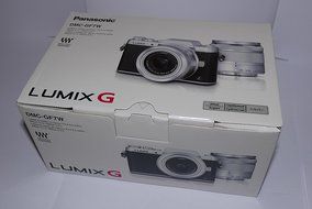 Panasonic Lumix DMC-GF7 Mirrorless Micro Four Thirds Digital Camera (Black Body Only) - International Version... N3