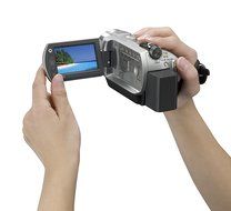 Sony DCR-SR300 6.1MP 40GB Hard Disk Drive Handycam Camcorder with 10x Optical Zoom N8
