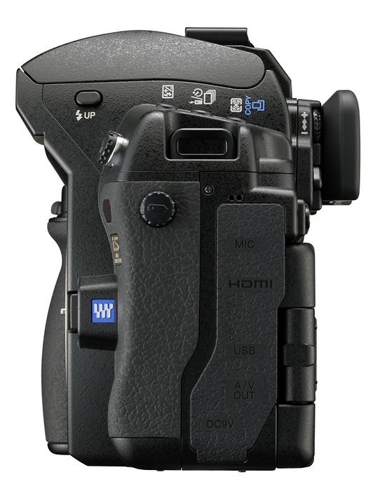 Olympus E-5 12.3MP Digital SLR with 3-inch LCD [Body Only] (Black) N4