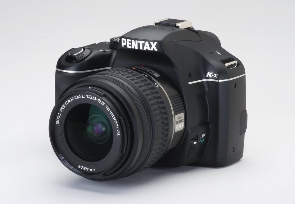 Pentax K-x Digital SLR with 2.7-inch LCD and 18-55mm f/3.5-5.6 AL Lens (Black) (Discontinued by Manufacturer) N6