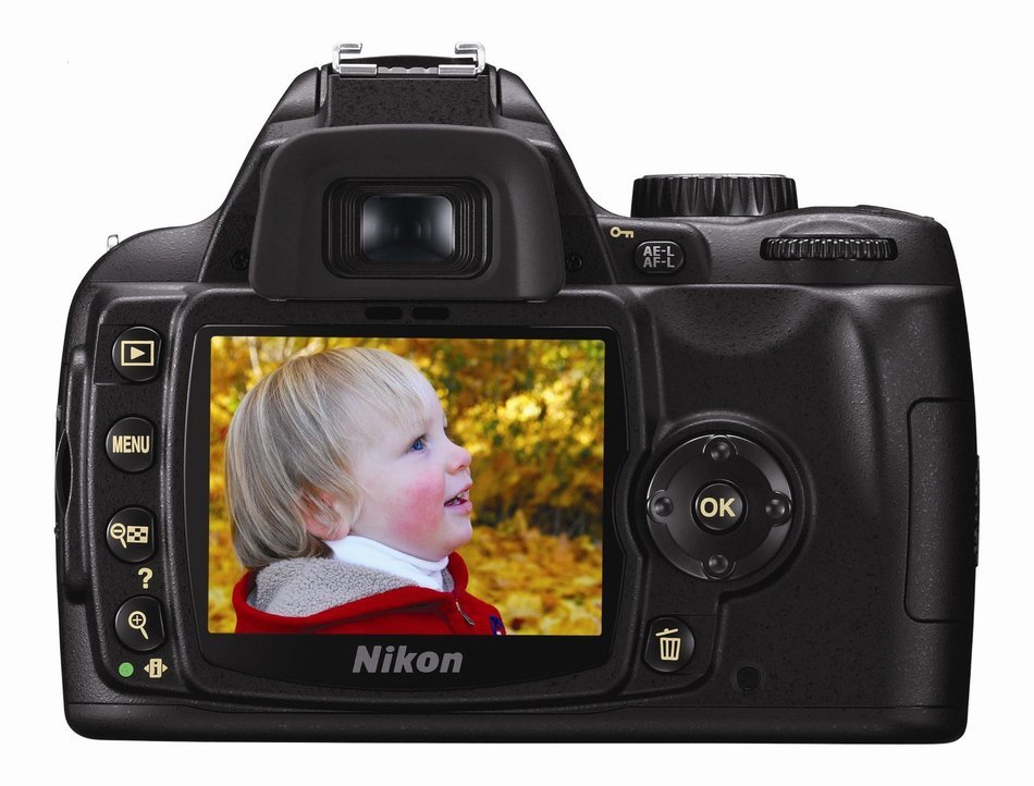 Nikon D60 DSLR Camera with 18-55mm f/3.5-5.6G Auto Focus-S Nikkor Zoom Lens N4