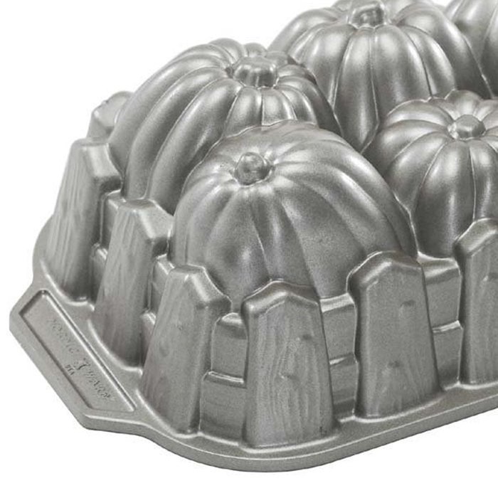 Nordic Ware Pumpkin Patch Loaf Pan N3