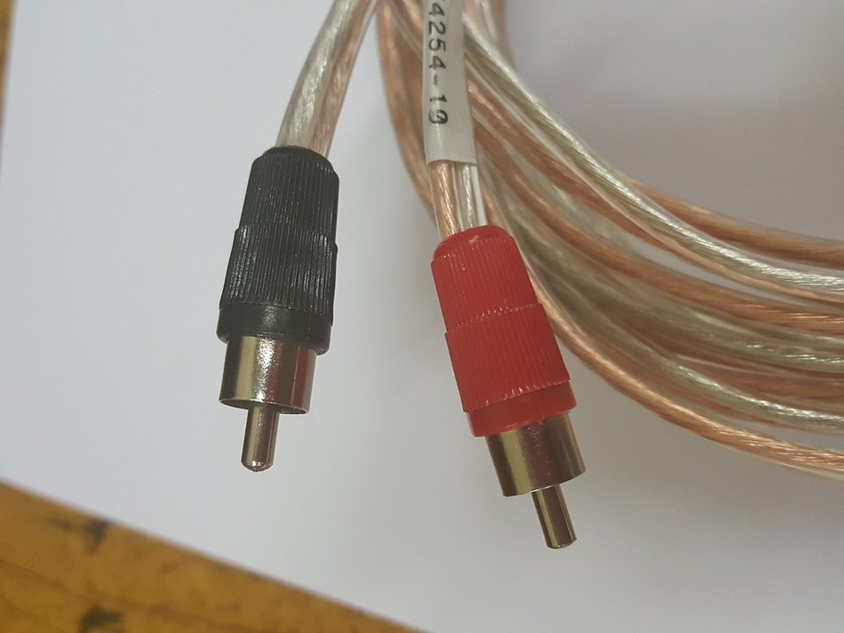 16 AWG Speaker wire pair with RCA Male (Black & Red) to 2 pair Banana Plugs 6' N2