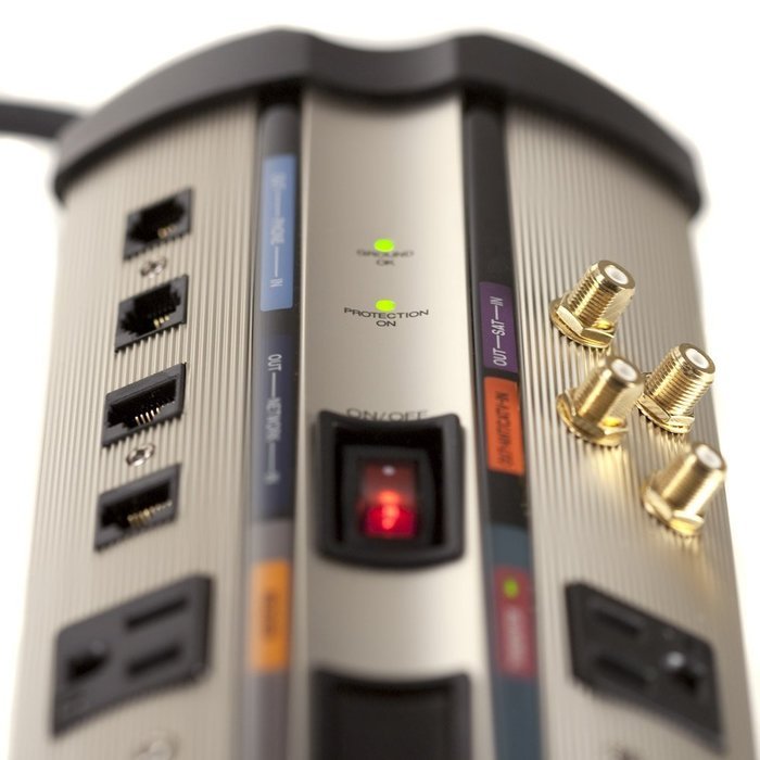 Monster HTS 1000 MKIII 8-Outlet Power Center with Clean Power Stage 2 (Discontinued by Manufacturer) N4