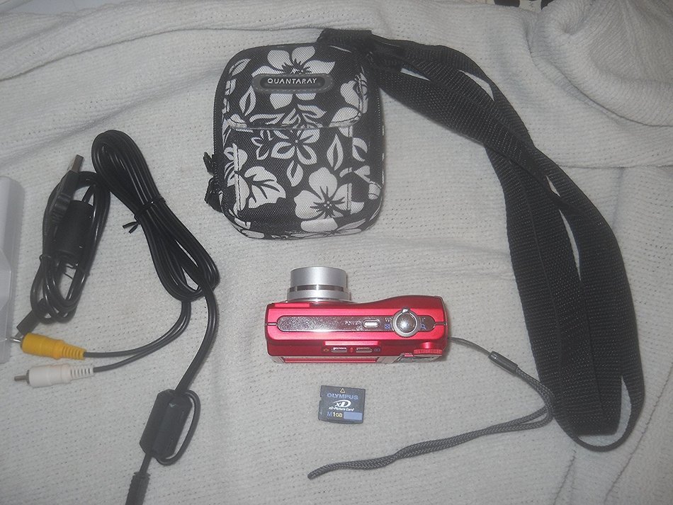 Olympus FE-310 Red 8.0 Mp Digital Camera N2