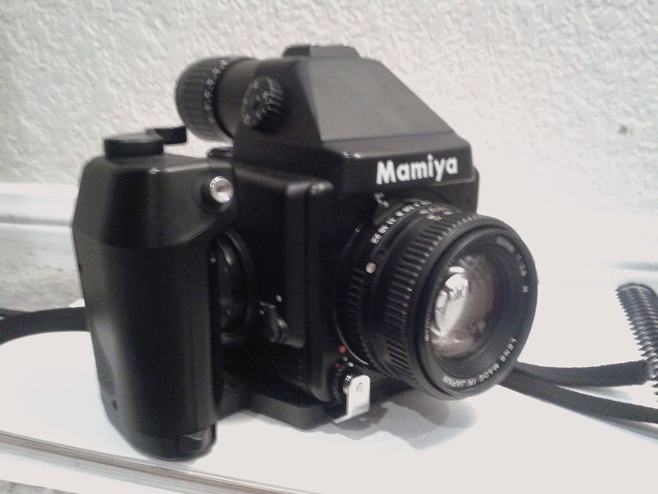 Mamiya 645E - SLR camera - medium - body only N3