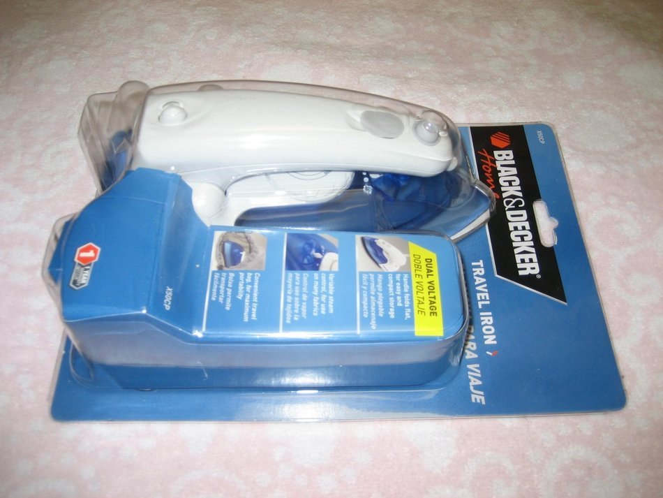 Black & Decker X50 Travel Pro Iron, White N2