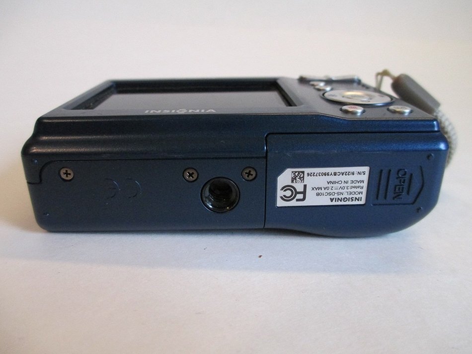 REFURBISHED-Insignia NS-DSC10B 10 Megapixles Compact Digital Camera - 3x Optical Zoom/4x Digital Zoo N2