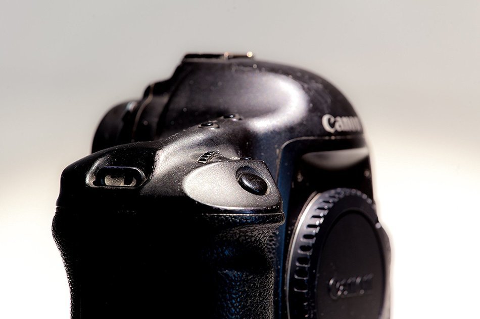 Canon EOS-1Ds 11.1MP Digital SLR Camera (Body Only) N5