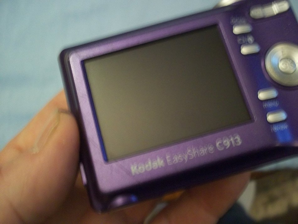 Kodak EasyShare C913 9.2MP 3x Optical/5x Digital Zoom Camera (Purple) N5