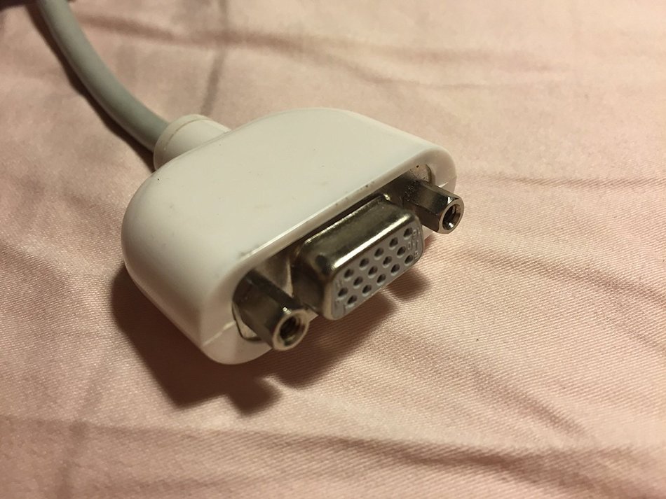 Apple Video Adapter mini-DVI (M) To VGA HD-15 M9320GA M9320G/A N3