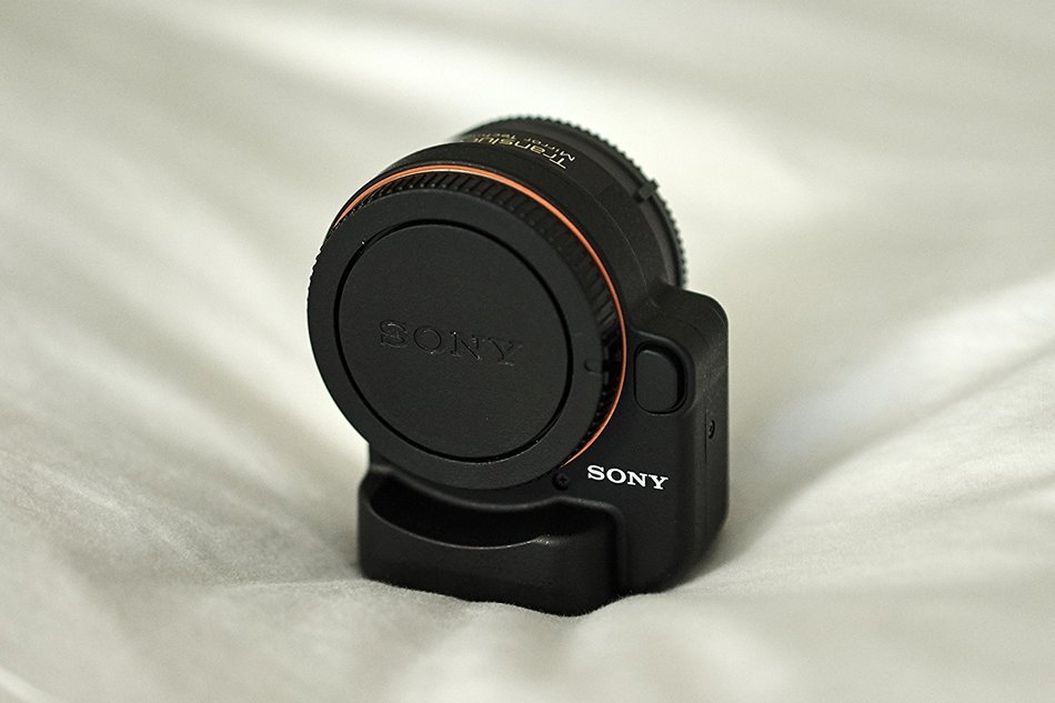 Sony Mount Adaptor with Translucent Mirror Technology | LA-EA2 N2