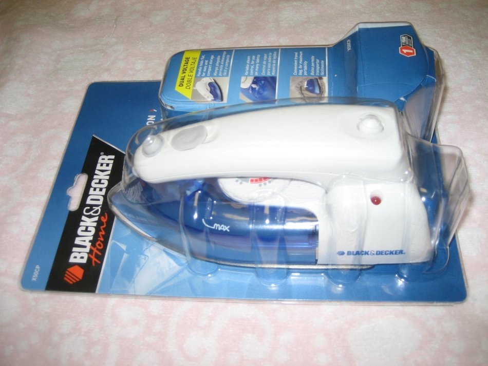 Black & Decker X50 Travel Pro Iron, White N3