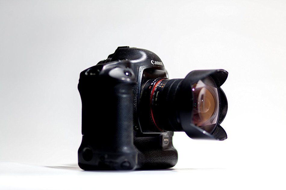 Canon EOS-1Ds 11.1MP Digital SLR Camera (Body Only) N7