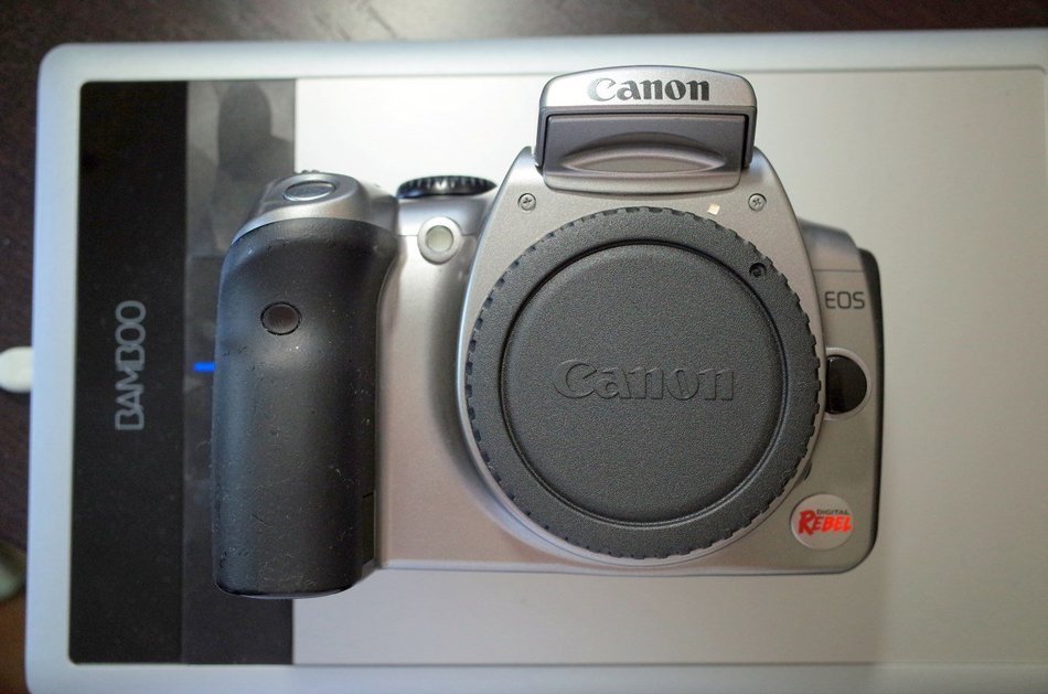 Canon EOS Digital Rebel 300D N5
