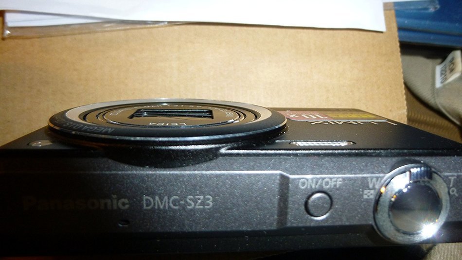 Panasonic Lumix DMC-SZ3 16.1 MP Compact Digital Camera with20x Intelligent Zoom (Black) with Panasonic USA warranty N6