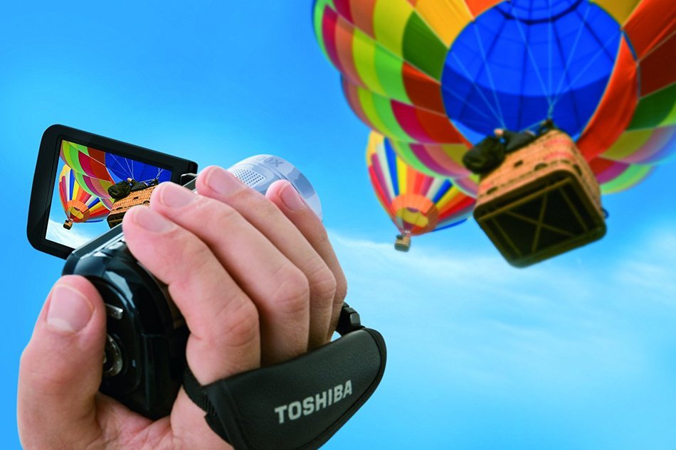 Toshiba Camileo X100 Full-HD Camcorder - Silver/Black (Discontinued by Manufacturer) N8