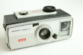 Kodak Brownie Super 27 Camera N3