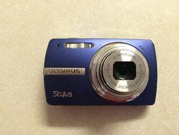 Olympus Stylus 820 8MP Digital Camera with 5x Optical Zoom (Blue) N15
