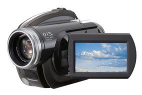 Panasonic VDR-D230 DVD Camcorder with 32x Optical Image Stabilized Zoom (Black) (Discontinued by Manufacturer) N2