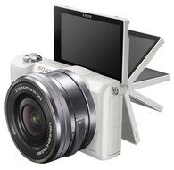 Sony A5000 ILCE5000LW.CEC Appareil photo num&eacute;rique hybride 20,1 Mpix Zoom optique 3x Blanc + Objectif 16-50 mm... N4