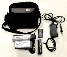 Samsung SCW71 Hi8 Camcorder with 22x Optical Zoom and Black/White Viewfinder (Discontinued by Manufacturer) N8