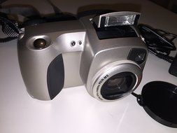 Toshiba PDR-M5 2MP Digital Camera w/ 3x Optical Zoom N4