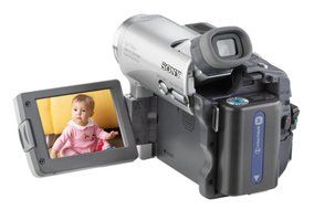 Sony DCRTRV33 MiniDV 1megapixel Camcorder with 2.5" LCD, Color Viewfinder &amp; Memory Stick capabilities (Discontinued... N2