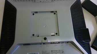 DELL 1908FPt LCD Monitor N2